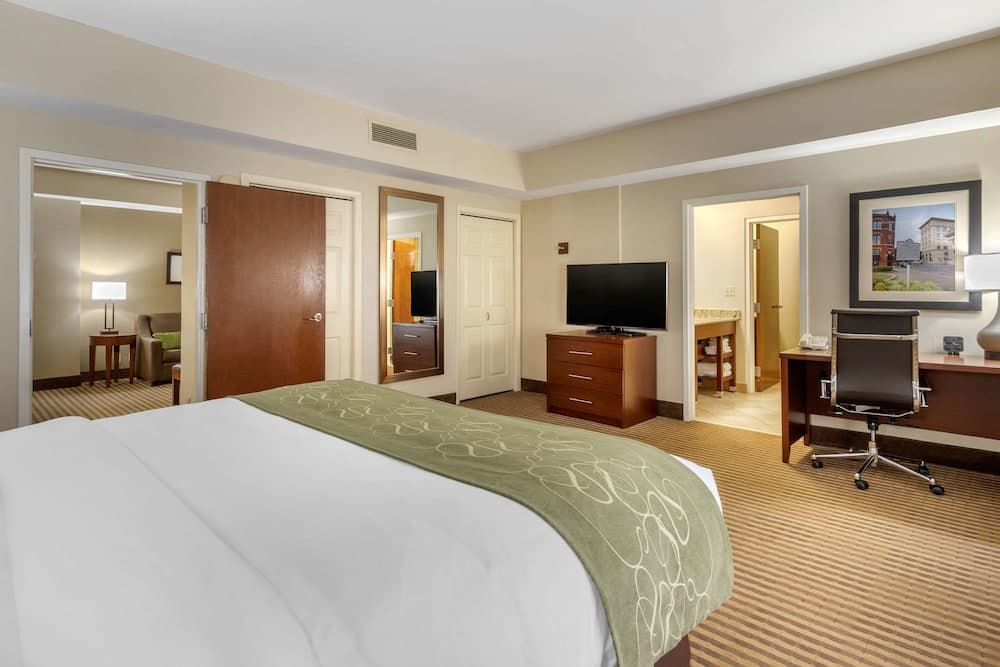 Comfort Suites Johnson City near University gallery photo in Johnson City, TN — image 36