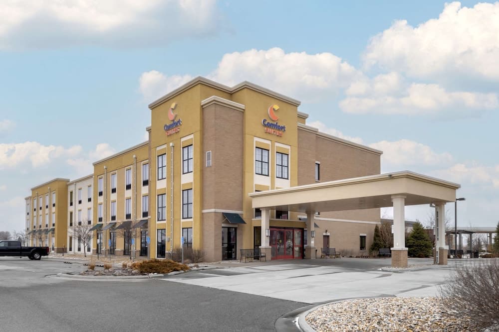 Comfort Suites and Conference Center featured exterior or lobby in Worthington, MN — similar hotel