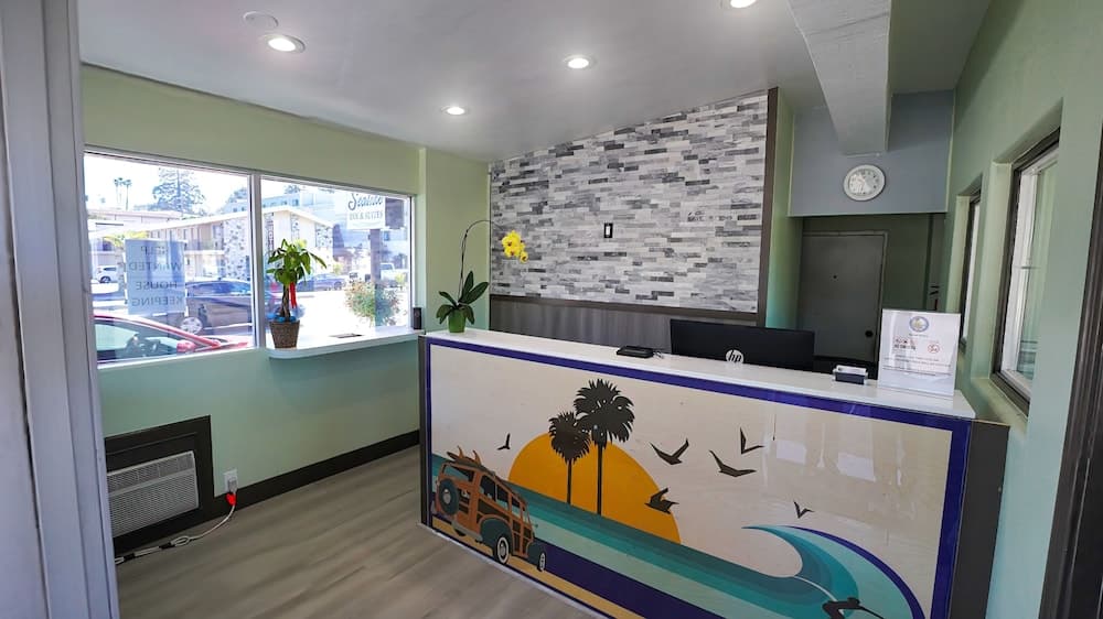 Seaside Inn & Suites interior in Santa Cruz, CA — gallery photo 2