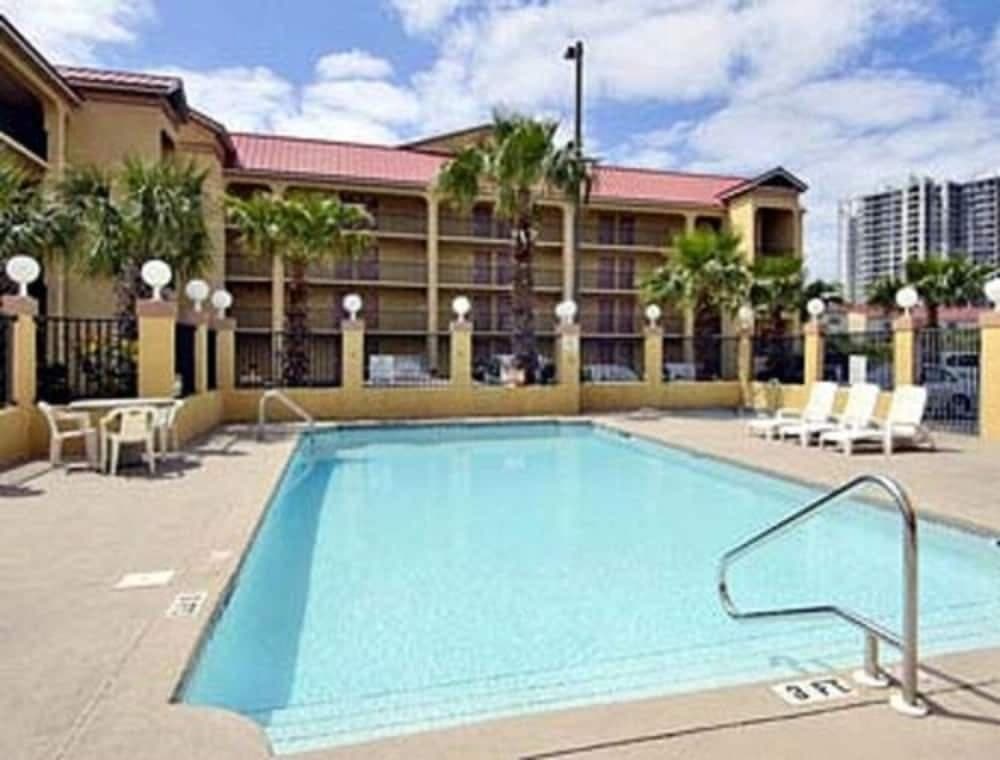 TownePlace Suites by Marriott Miramar Beach Destin interior in Miramar Beach, FL — gallery photo 2