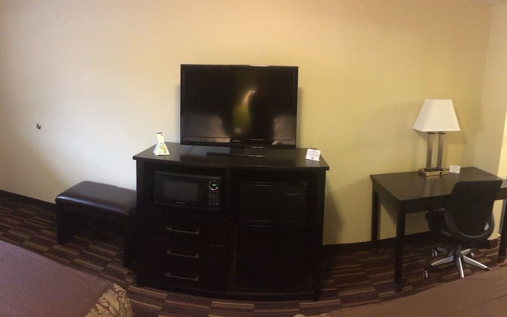 Boarders Inn & Suites by Cobblestone Hotels – Ashland City property views in Ashland City, TN — gallery photo 3