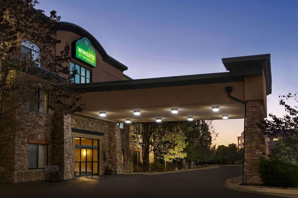 Wingate by Wyndham Greenwood Village/Denver Tech interior in Greenwood Village, CO — gallery photo 2