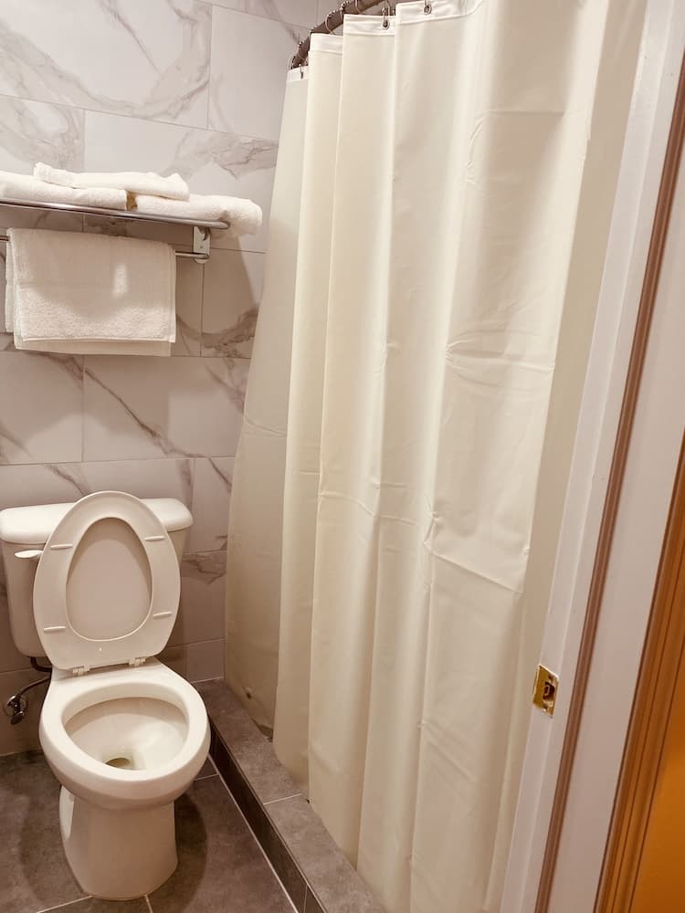 Surface Inn Brooklyn interior in Brooklyn, NY — gallery photo 2
