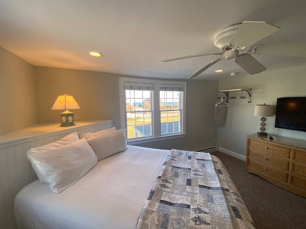 Beach Breeze Inn gallery photo in Falmouth, MA — image 71
