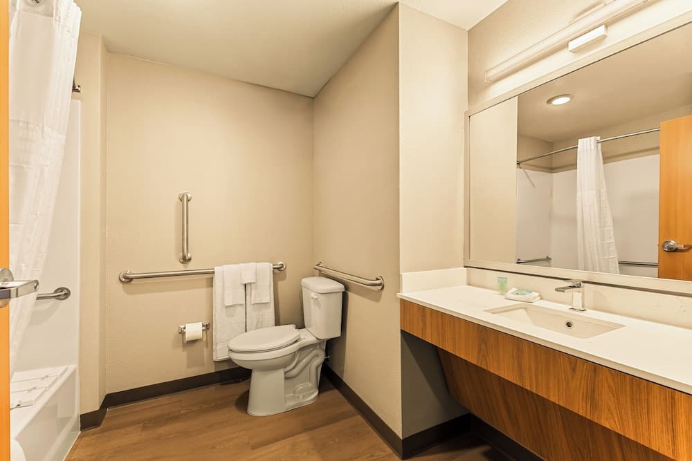 LivAway Suites Seattle-Renton gallery photo in Renton, WA — image 15