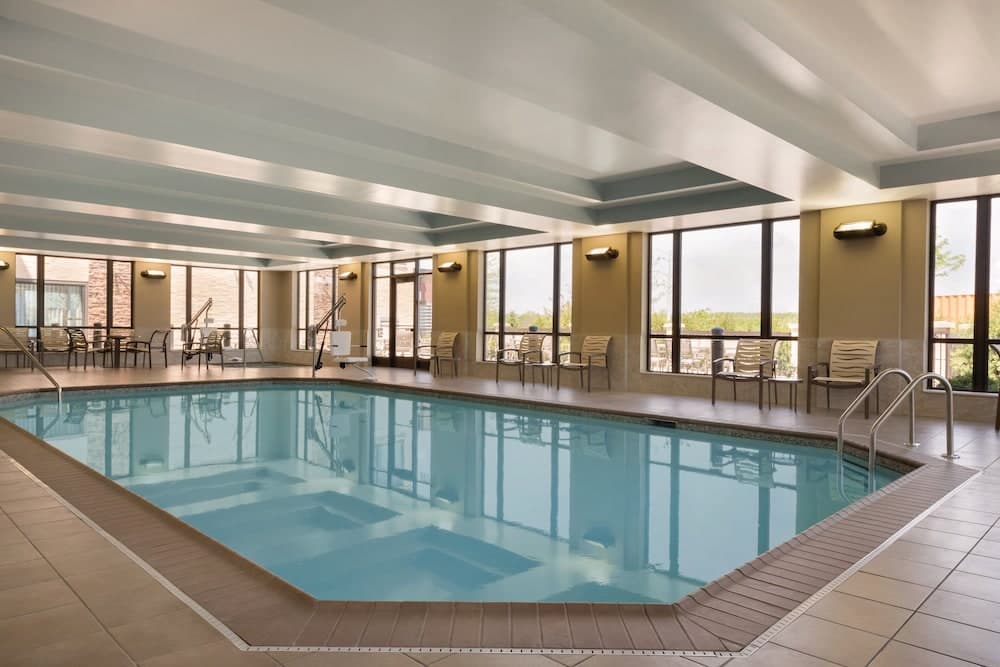Holiday Inn Chicago - Schaumburg by IHG interior in Schaumburg, IL — gallery photo 2