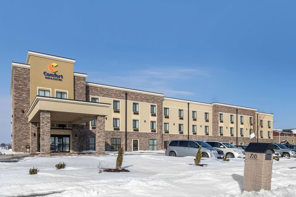 Comfort Inn & Suites Cedar Rapids CID Eastern Iowa Airport gallery photo in Cedar Rapids, IA — image 23