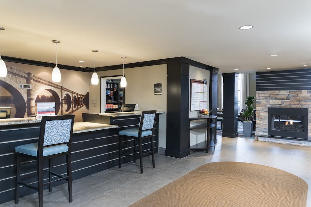 Staybridge Suites Chicago-Oakbrook Terrace by IHG interior in Villa Park, IL — gallery photo 2