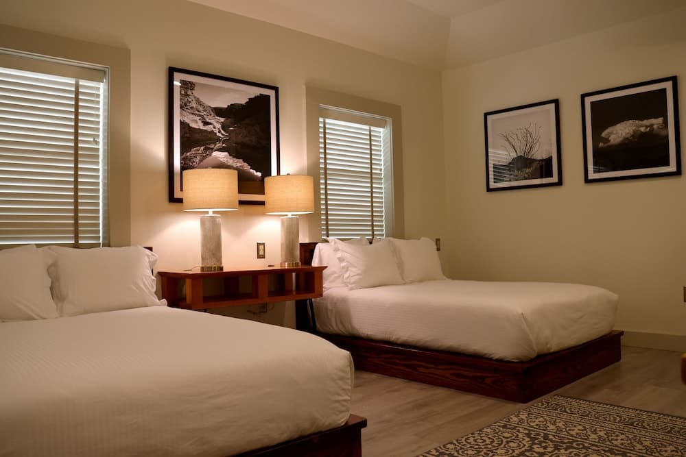 The Dixie Motel Brenham interior in Brenham, TX — gallery photo 2