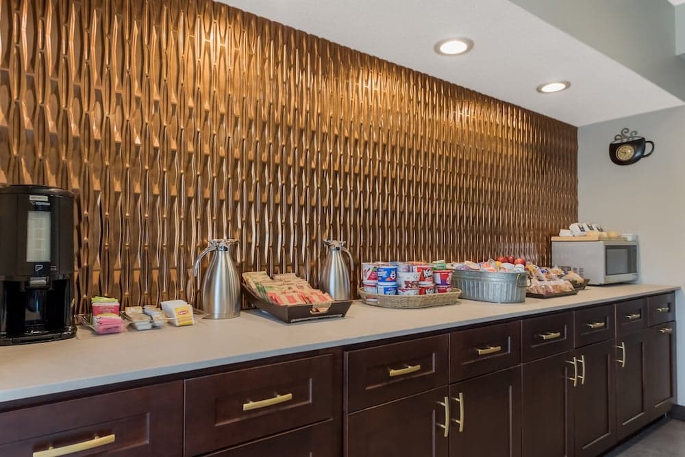 SureStay Plus Hotel by Best Western Highland Poughkeepsie gallery photo in Highland, NY — image 4