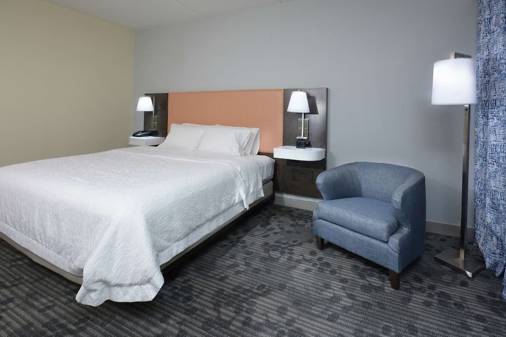 Hampton Inn & Suites Clinton - I-26 interior in Clinton, SC — gallery photo 2