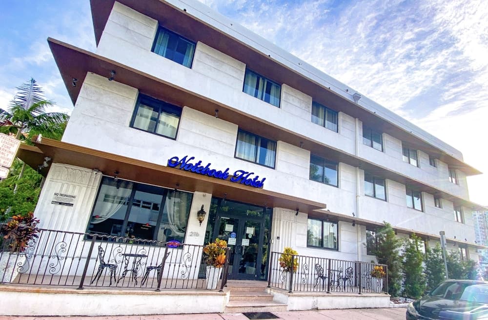 Notebook Miami Beach featured exterior or lobby in Miami Beach, FL — similar hotel