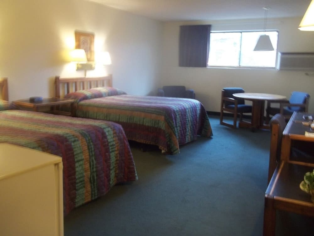 Wilderness Inn property views in Enterprise, OR — gallery photo 3