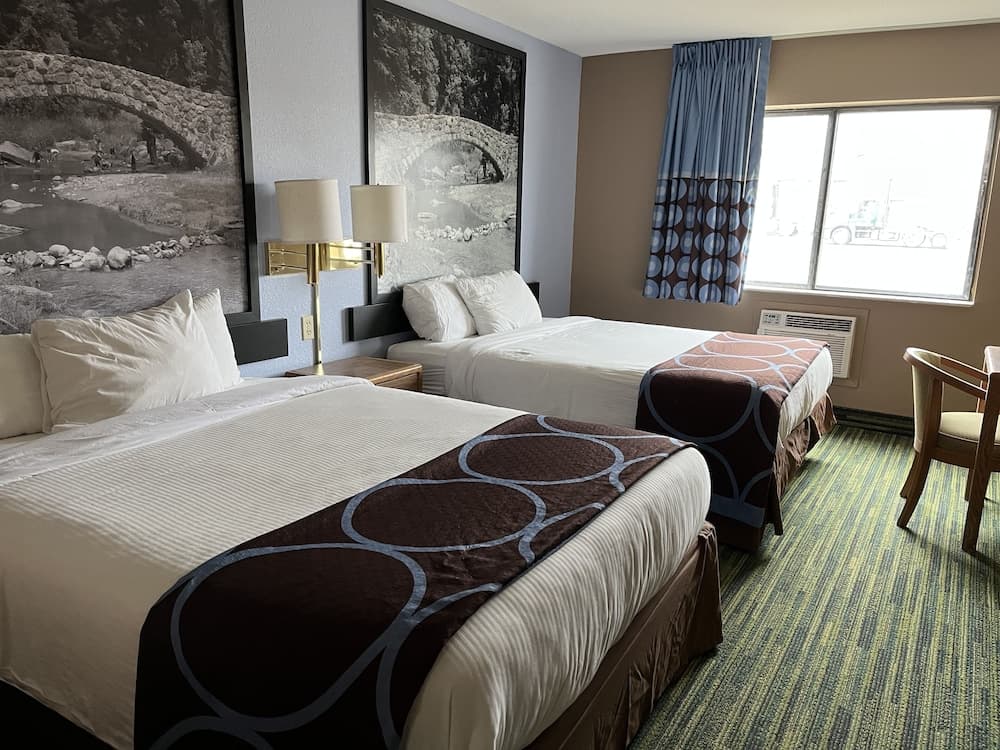Boarders Inn & Suites by Cobblestone Hotels - Waterloo/Cedar Falls gallery photo in Waterloo, IA — image 6