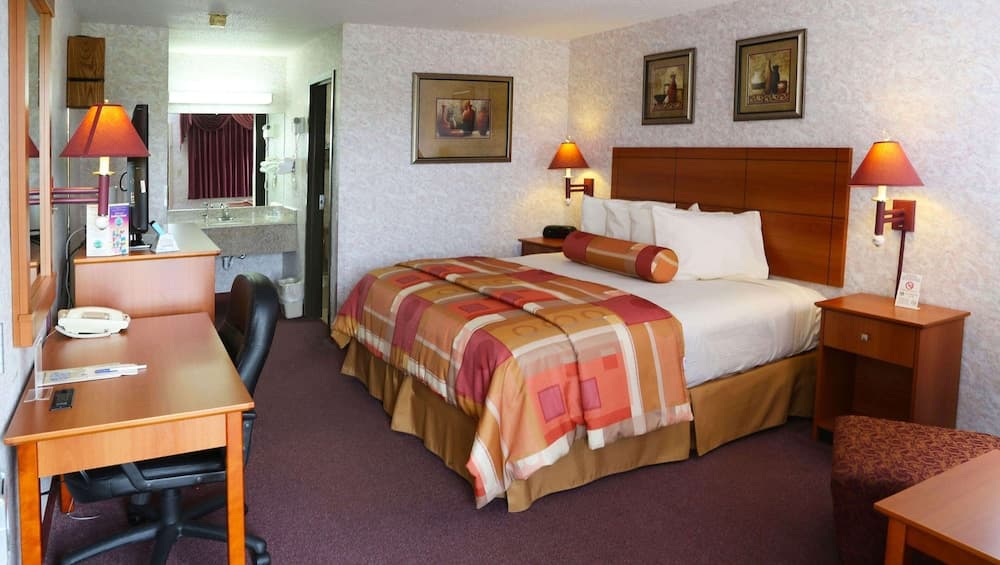 Magnuson Hotel Howell property views in Howell, MI — gallery photo 3