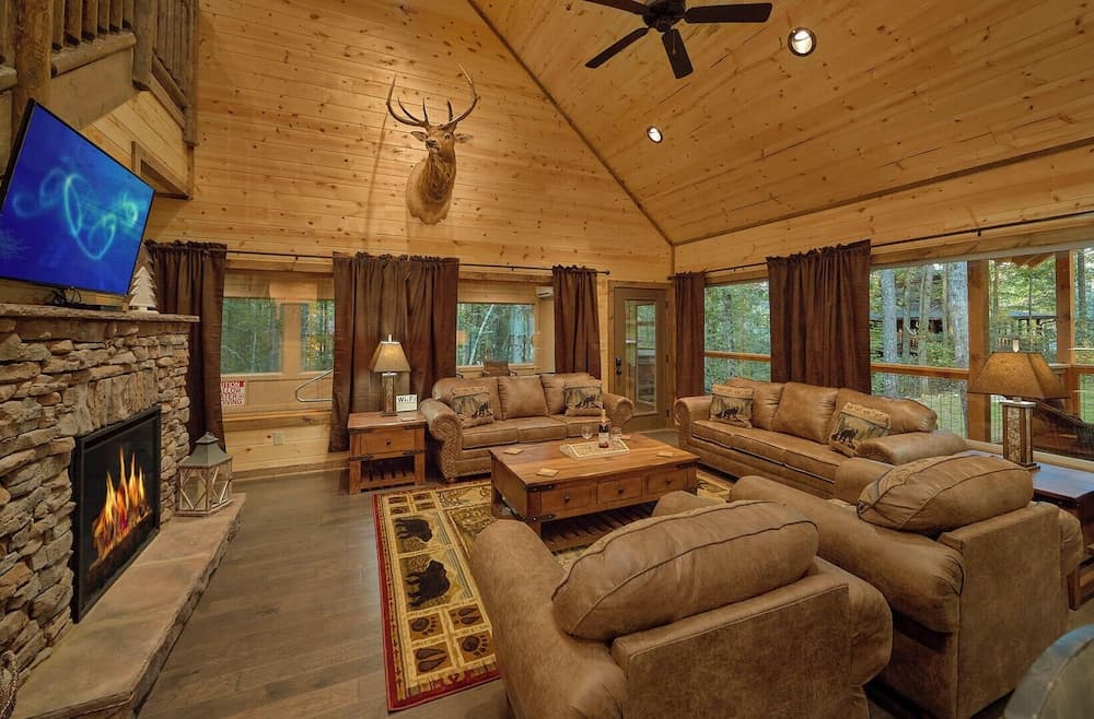 Livin' It Up interior in Sevierville, TN — gallery photo 2
