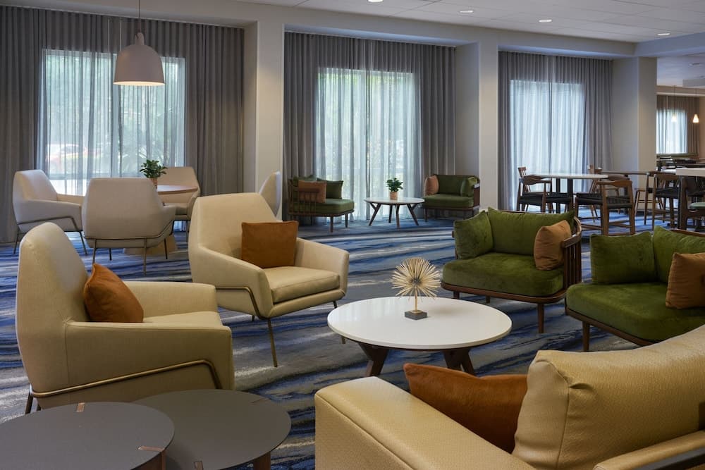 Fairfield Inn & Suites Orlando Int'l Drive/Convention Center interior in Orlando, FL — gallery photo 2