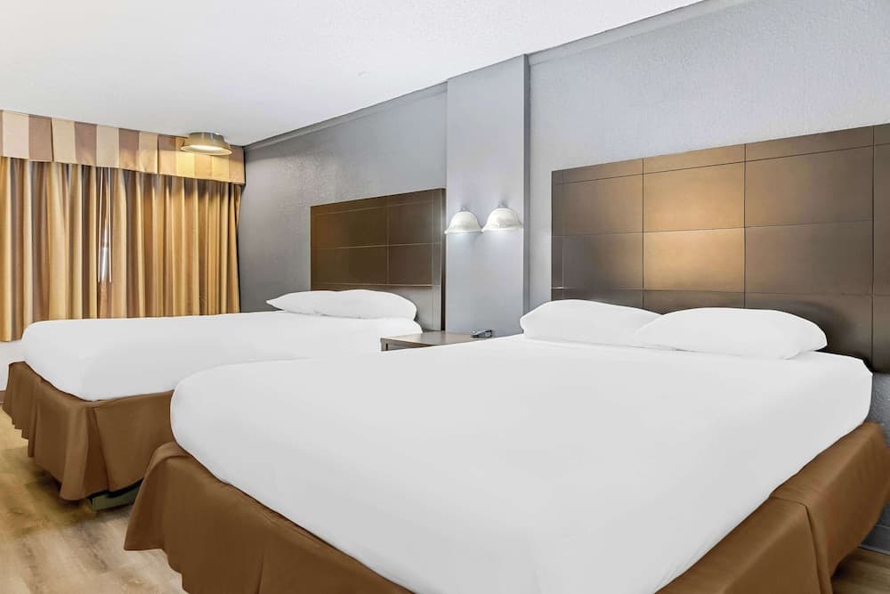 Rodeway Inn & Suites Saginaw I-675 gallery photo in Saginaw, MI — image 32