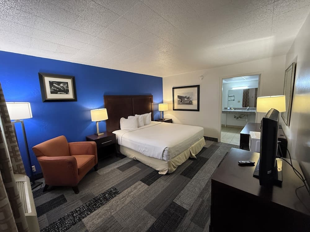 Frontier Inn interior in Great Bend, KS — gallery photo 2