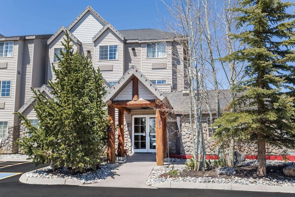 Ramada by Wyndham Frisco featured exterior or lobby in Frisco, CO — similar hotel