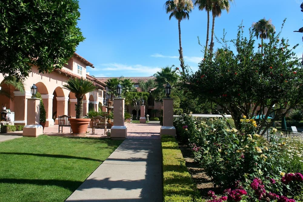 Harris Ranch Resort — hotel in Coalinga, California
