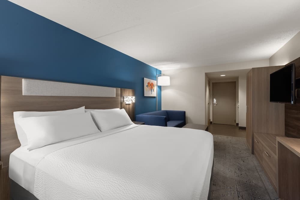 Holiday Inn Express Hotel & Suites Danbury - I-84 by IHG property views in Danbury, CT — gallery photo 3
