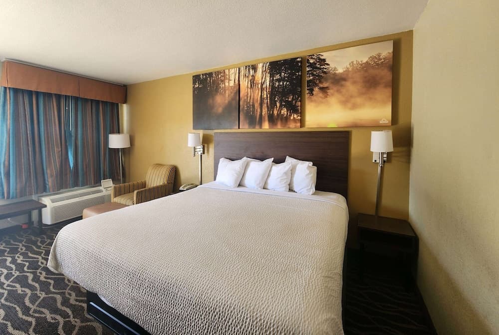 Days Inn by Wyndham Leesville featured exterior or lobby in Leesville, LA — similar hotel