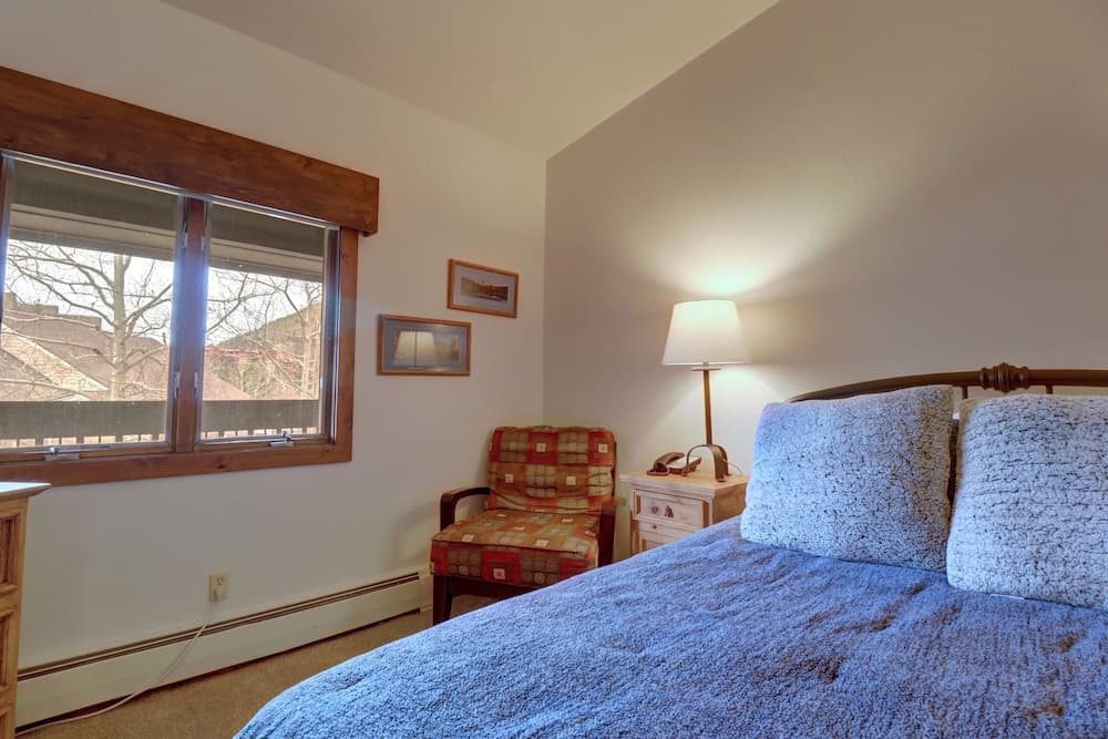 Heated Pool Ski-In Walk-Out Perfect Hotel Room - CV210A by Redawning property views in Copper Mountain, CO — gallery photo 3