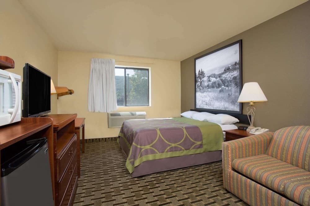Super 8 by Wyndham Lynchburg VA gallery photo in Lynchburg, VA — image 6