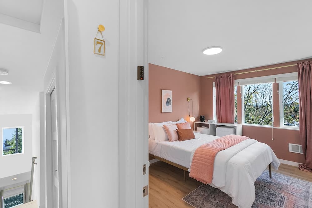 Sweet Suites Capitol Hill interior in Seattle, WA — gallery photo 2