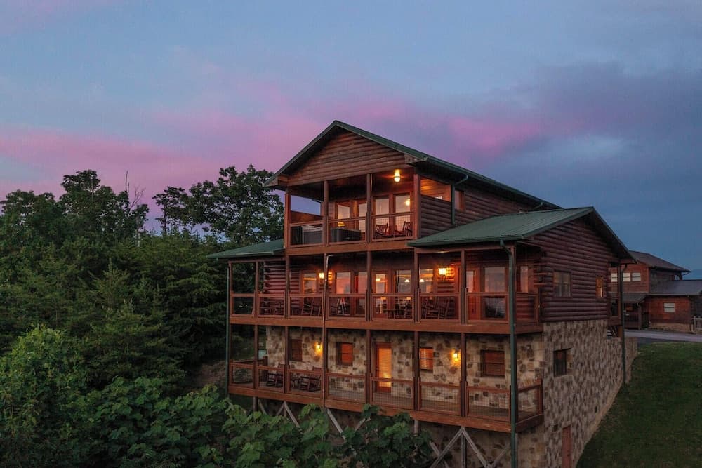 As Good As It Gets interior in Sevierville, TN — gallery photo 2