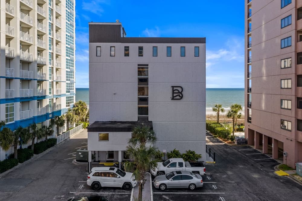 The Beverley Beach House featured exterior or lobby in Myrtle Beach, SC — similar hotel
