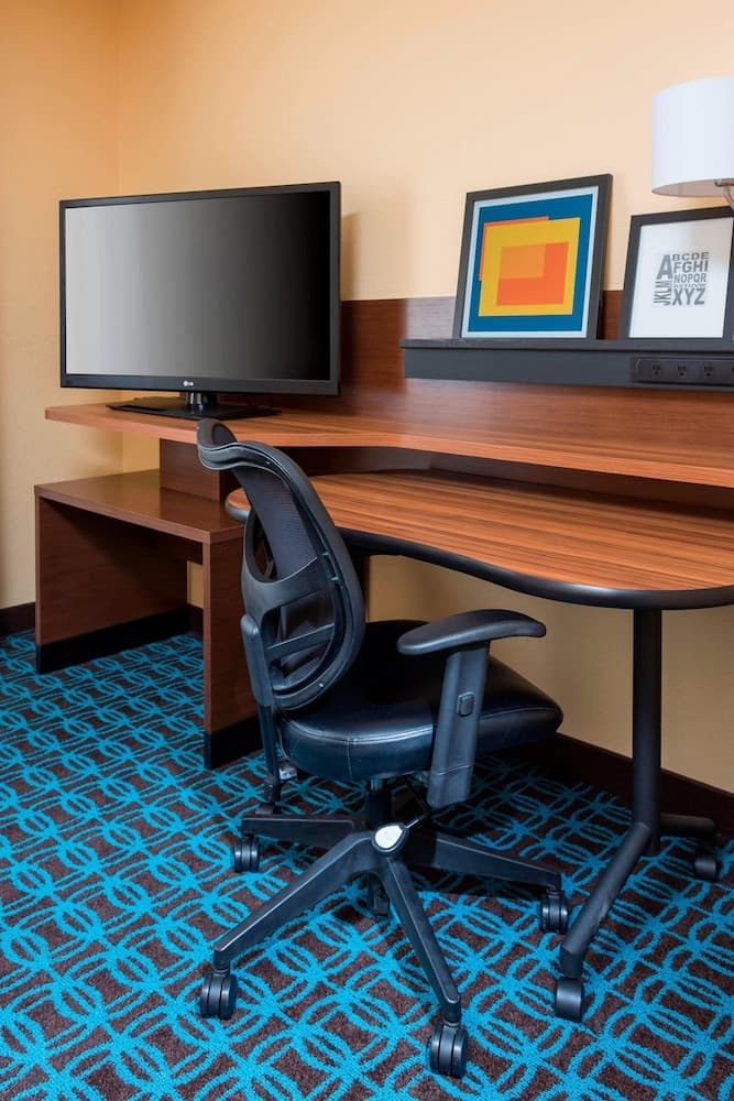 Fairfield Inn & Suites by Marriott Temple Belton interior in Temple, TX — gallery photo 2