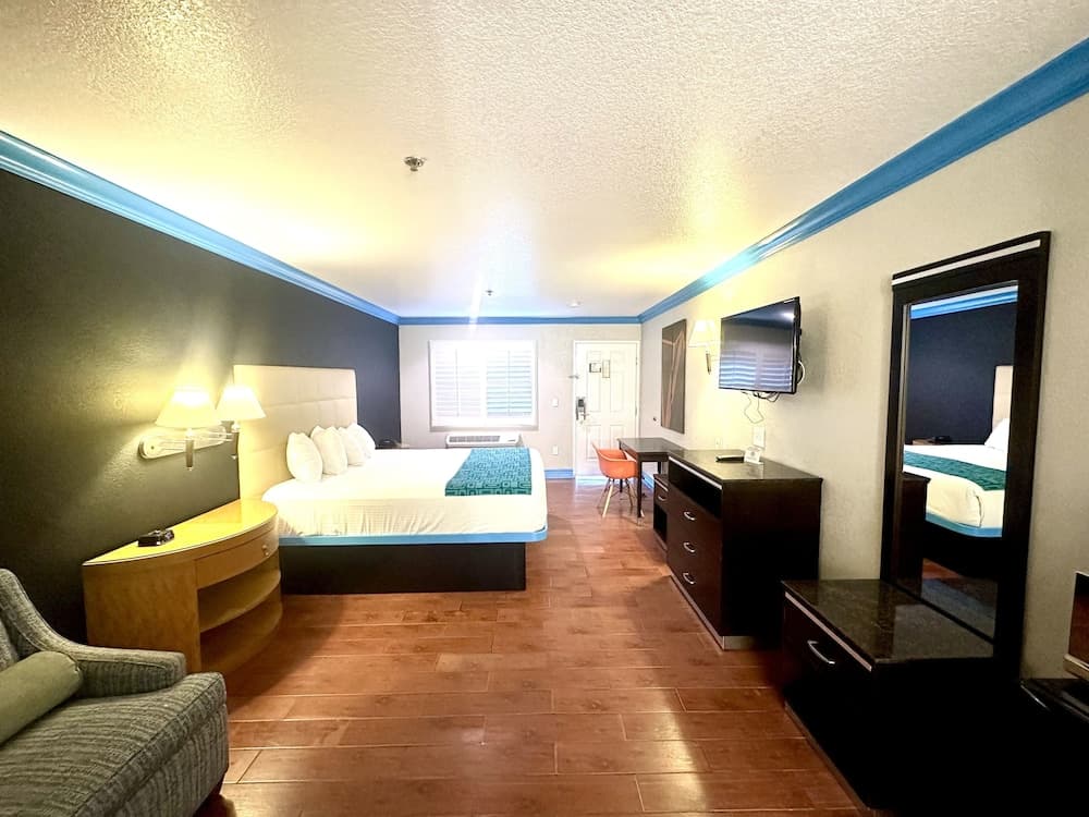 Casa Blanca Hotel - Orange gallery photo in Orange, CA — image 13