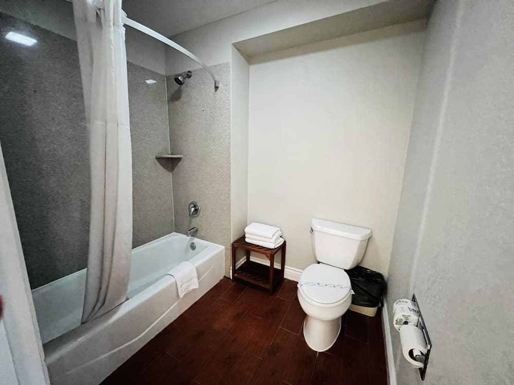 Casa Blanca Hotel - Orange gallery photo in Orange, CA — image 19