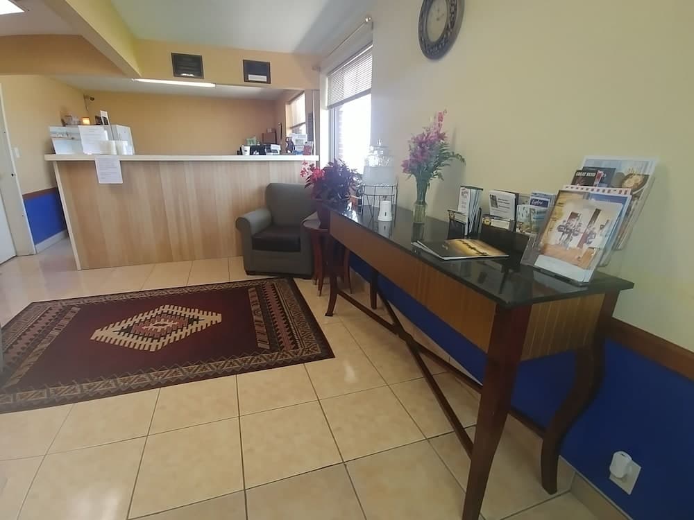 Travelodge by Wyndham Great Bend interior in Great Bend, KS — gallery photo 2