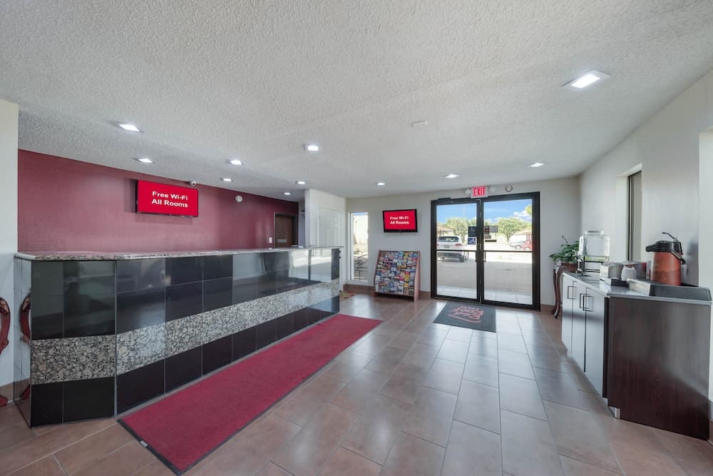 Red Roof Inn & Suites Denton gallery photo in Denton, TX — image 5