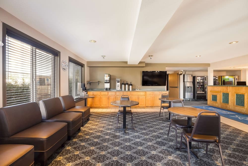 Americas Best Value Inn Sparks gallery photo in Sparks, NV — image 35