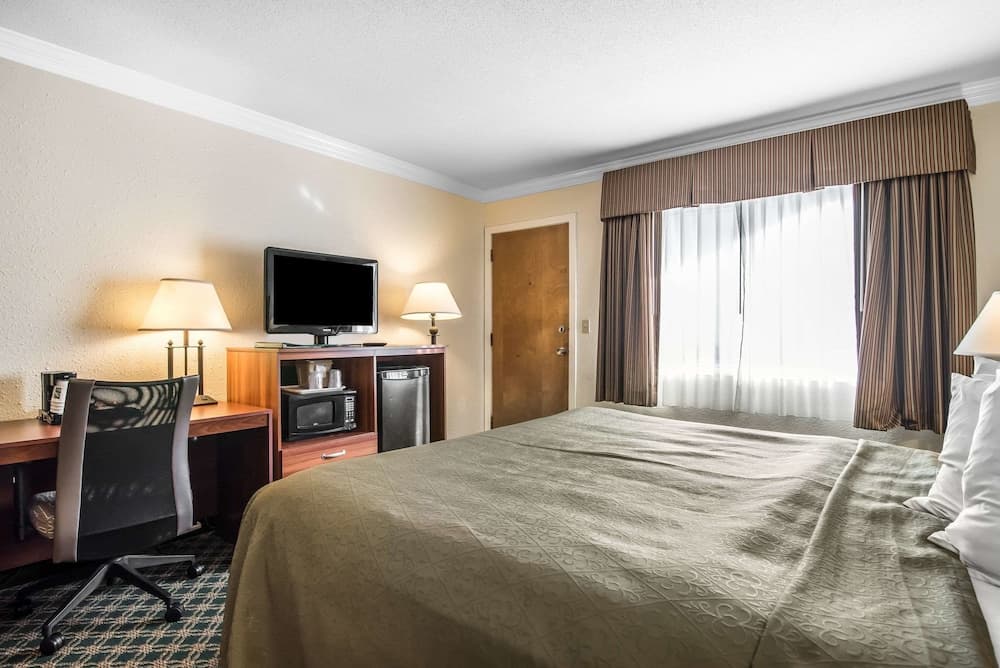 Quality Inn Rutland - Killington property views in Rutland, VT — gallery photo 3