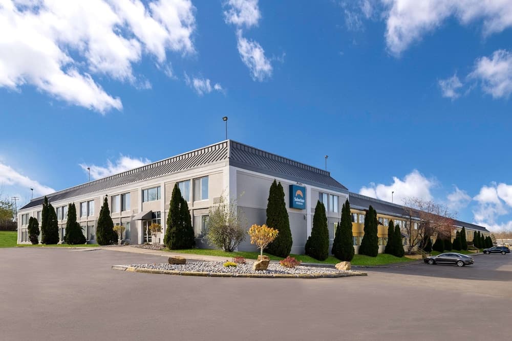 Suburban Studios Syracuse Fairgrounds exterior or lobby in Syracuse, NY — main listing photo