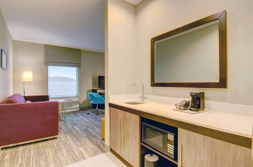 Hampton Inn & Suites Boston/Stoughton gallery photo in Stoughton — image 36