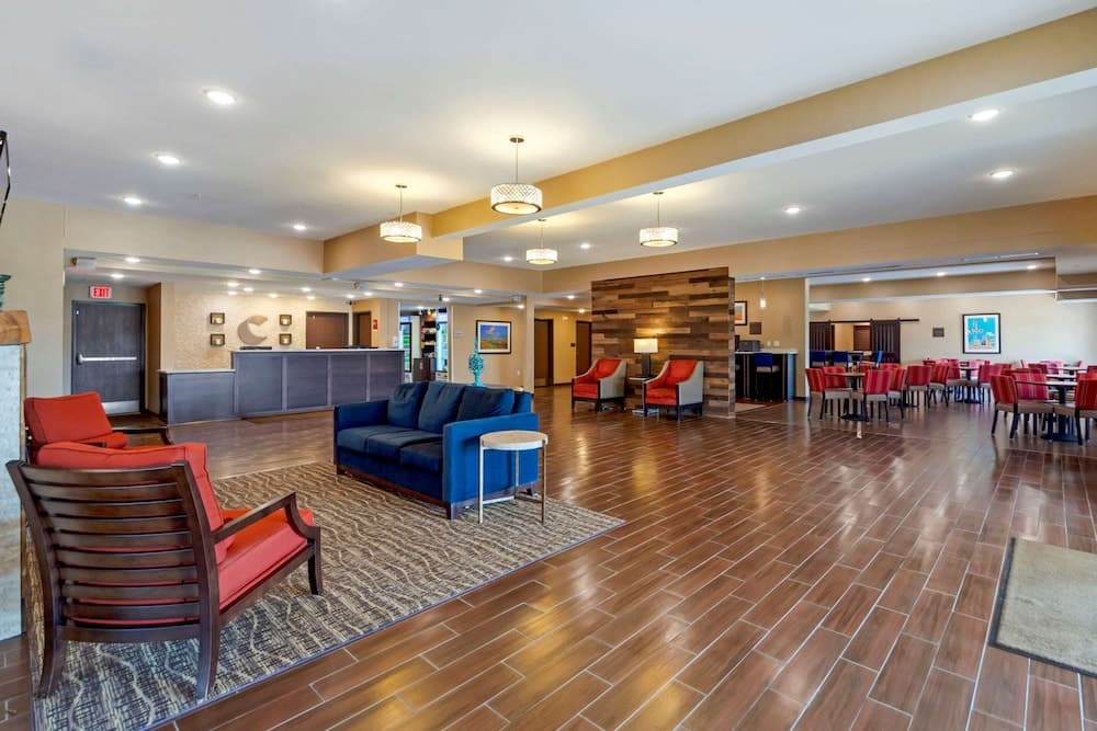 Comfort Suites La Vista - Omaha property views in La Vista, NE — gallery photo 3