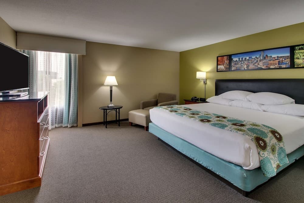 Heritage Inn & Suites The Woodlands, Trademark by Wyndham gallery photo in The Woodlands, TX — image 11