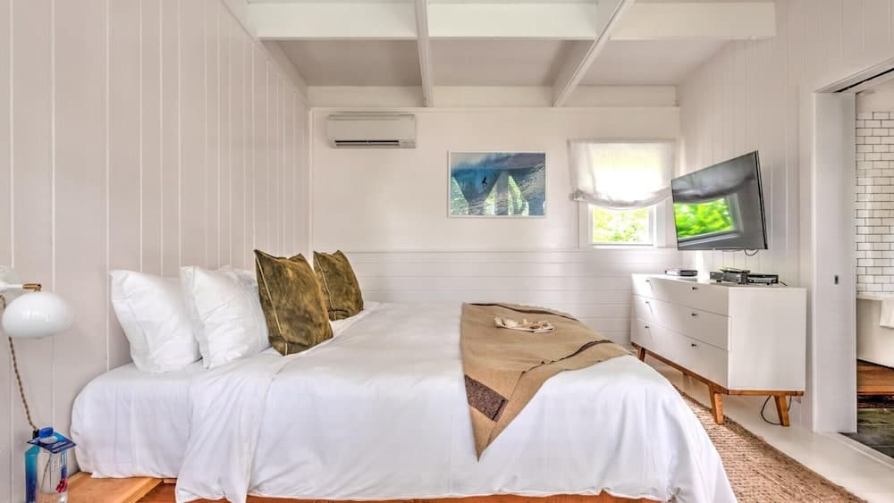 Ruschmeyers #9 - Dlx Queen interior in Montauk, NY — gallery photo 2