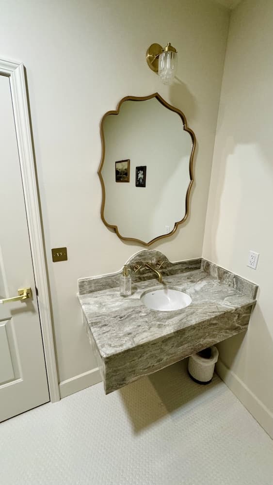 The Rockhound Boutique Hotel property views in Mount Ida, AR — gallery photo 3