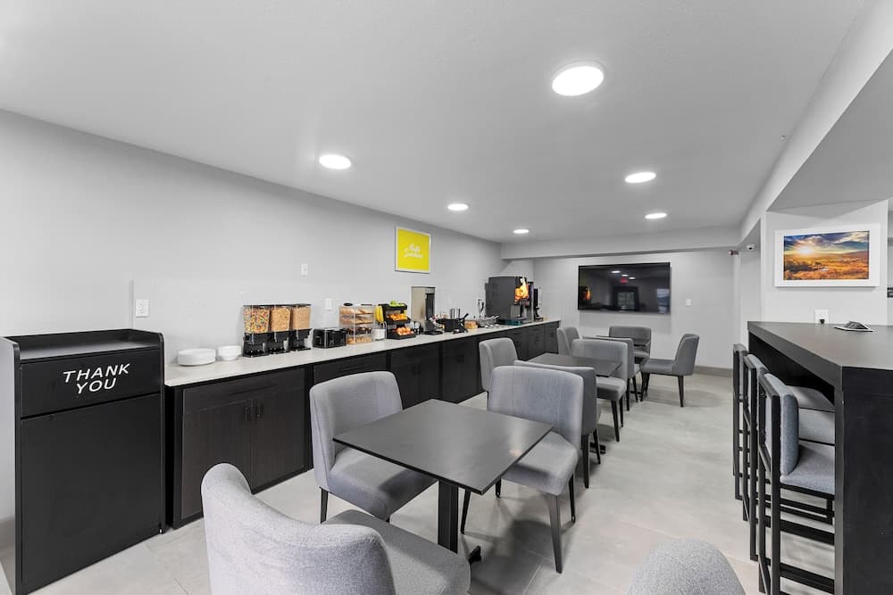 Baymont by Wyndham San Antonio Near Lackland AFB interior in San Antonio, TX — gallery photo 2