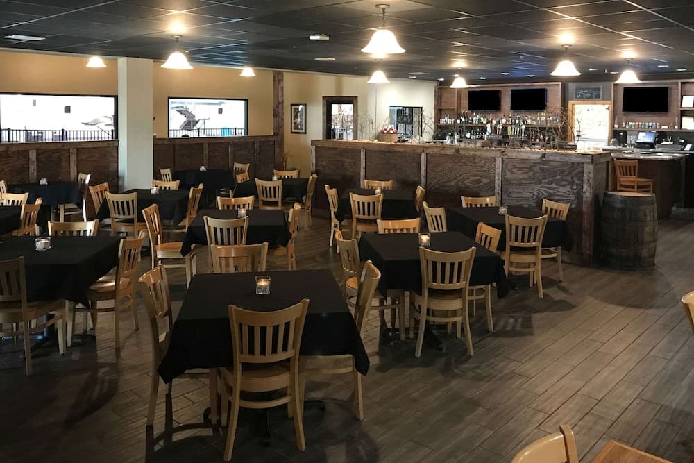 Cascades Mountain Resort, an Ascend Collection Hotel property views in Hendersonville, NC — gallery photo 3