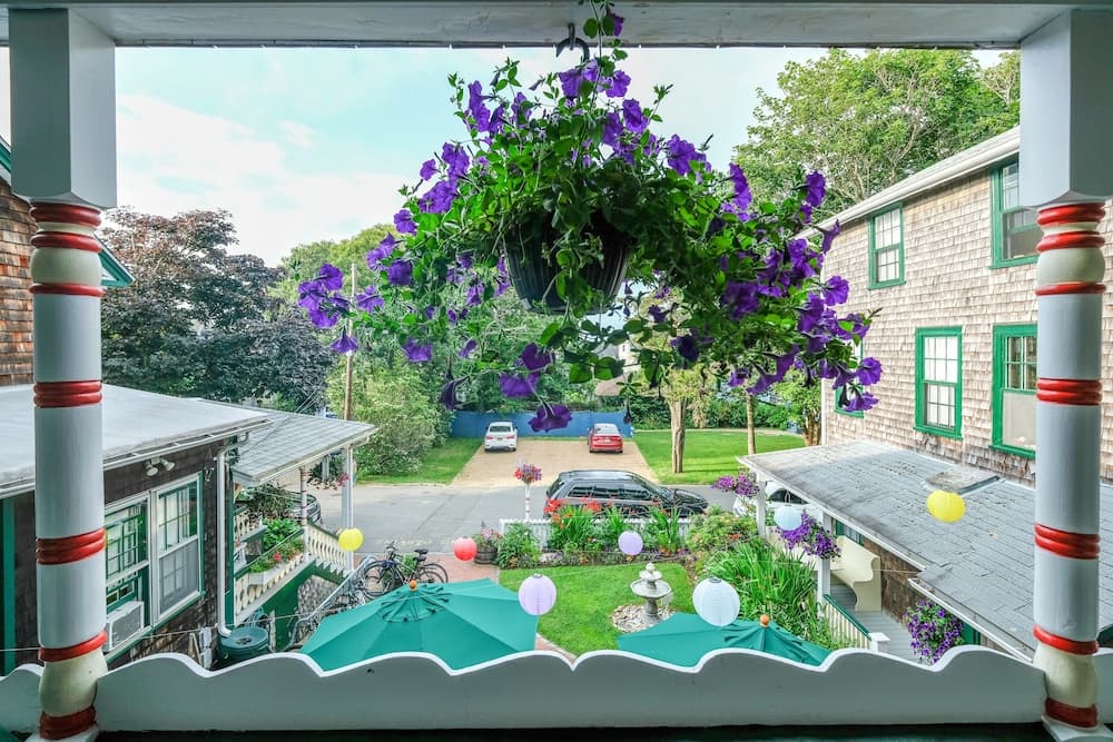 Pequot Hotel gallery photo in Oak Bluffs, MA — image 30