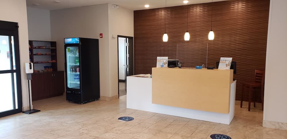 Wingate by Wyndham Christiansburg interior in Christiansburg, VA — gallery photo 2