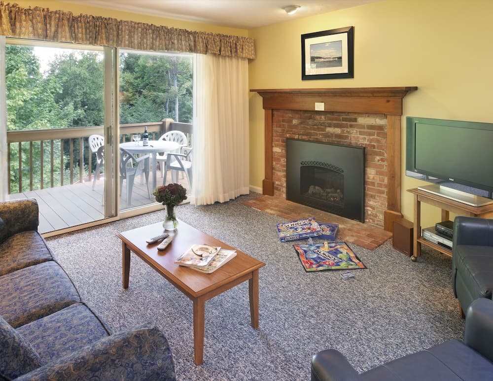 The Summit Resort interior in Laconia, NH — gallery photo 2